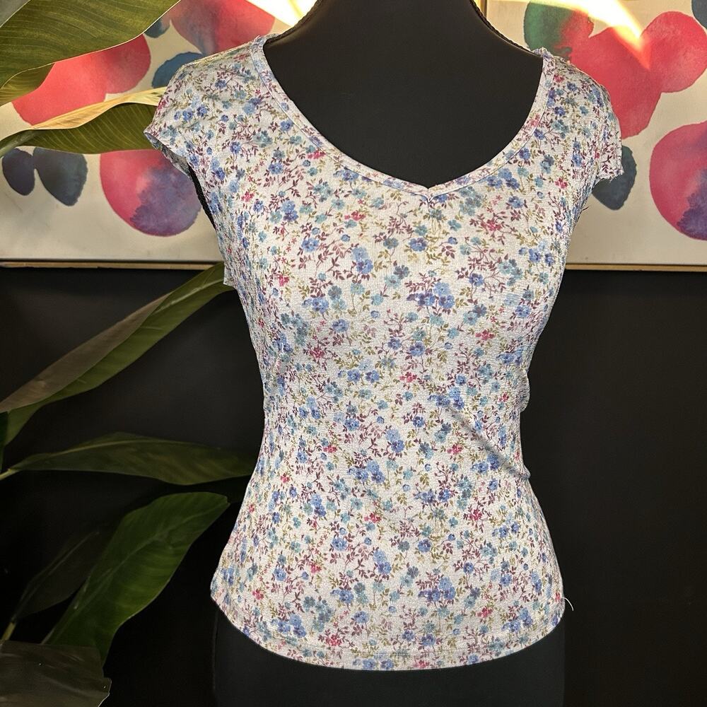 Y2K “Spoiled Girl” Floral print top with a cute v neck and short sleeves #y2k